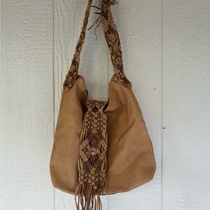 BROKEN !!!Lucky Brand Tan Woven Hobo Bag SEE PHOTOS priced for that